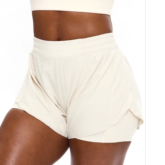 Buffbunny shorts nwt size small - Picture 1 of 6